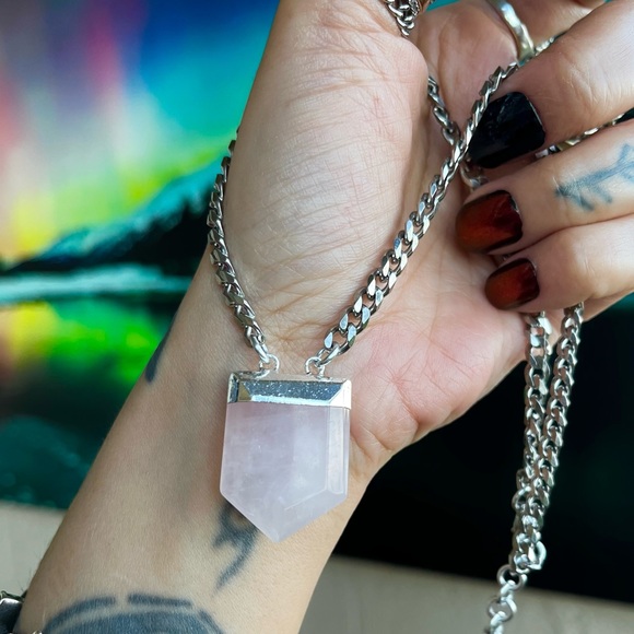 Rose quartz crystal gemstone on stainless steel cuban adjustable choker necklace - Picture 4 of 9